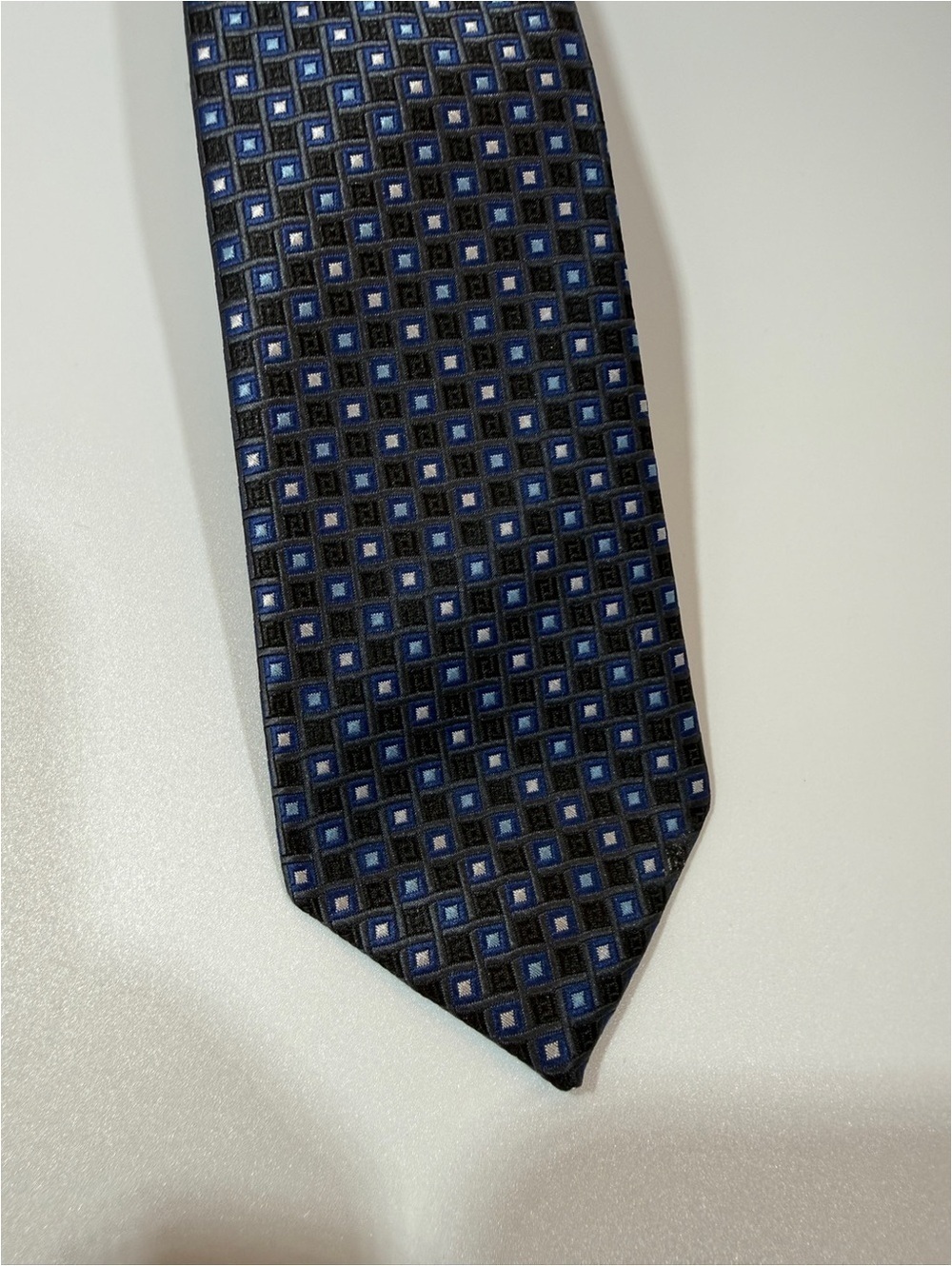 Izod slim Classic Navy Blue Micro-Check Men's Tie